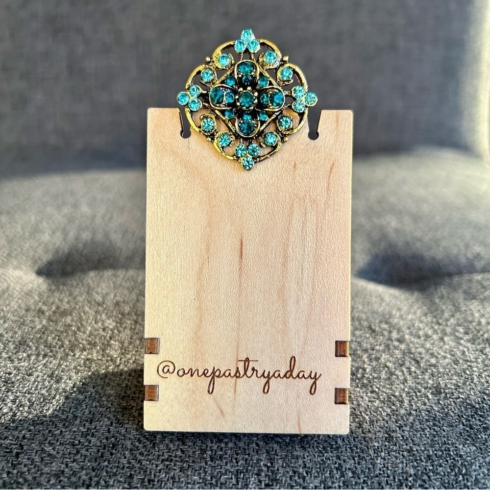 Austrian Crystal Rhinestone Fashion Brooch Pin, Blue, Aqua, Gold (DIAMOND)